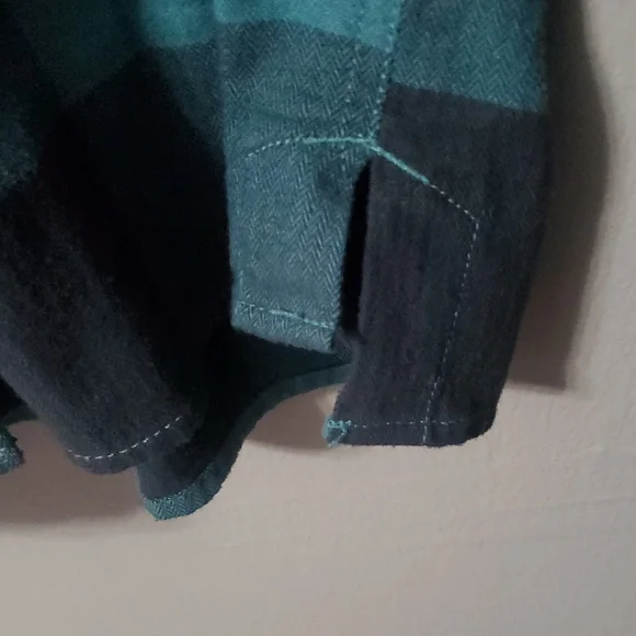 Carhartt Green and Black Checkered Shirt - Picture 4 of 5